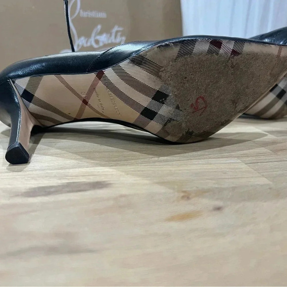 Burberry  Calfskin Leather Business/Court Heels in size 36.5 or 5.5. - Picture 9 of 12